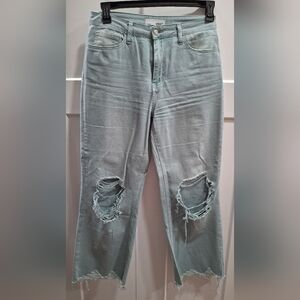 Trendy Distressed Light Blue Cropped Jeans